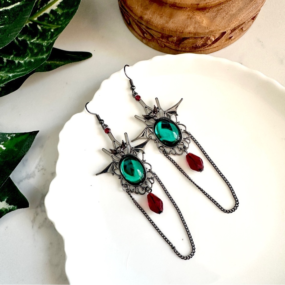 2/$30🌵 Black Bat Green Stone Earrings Dangle Chain Red Bead Gothic Jewelry NEW - Picture 6 of 11